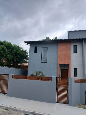 house em Rosalina Amélia dos Santos, São João do Rio Vermelho - Florianópolis - SC