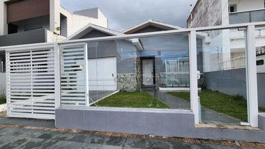 house em Rua Voluntários da Pátria, Centro - Pelotas - RS