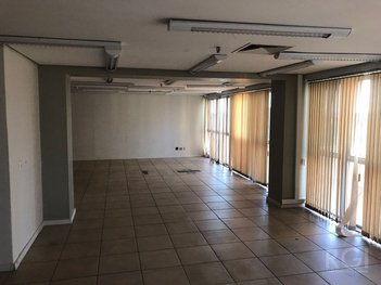 office em Chaves Barcelos, Centro Histórico - Porto Alegre - RS