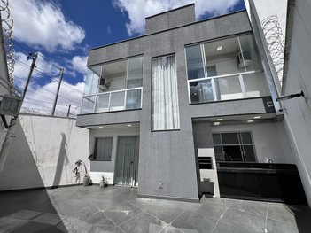 house em Avenida Campina Grande, Parque Xangri-Lá - Contagem - MG