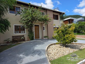 house em Rua Gécio de Souza e Silva, Sambaqui - Florianópolis - SC