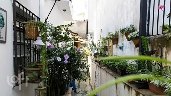 Rua Dias da Silva - facade02.jpg