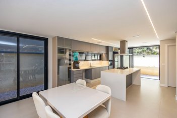 house em Rua Paulo Pampuche, Campo Comprido - Curitiba - PR