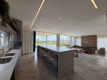 house em Avenida Um, Condomínio Portal do Lago - Rifaina - SP