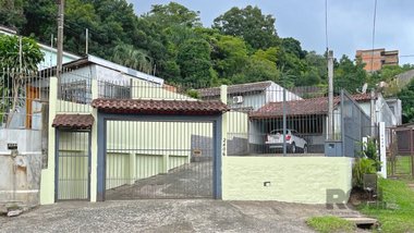 house em Avenida Vicente Monteggia, Cavalhada - Porto Alegre - RS