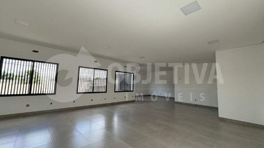 business em Rua Professor Mário Porto, Lídice - Uberlândia - MG