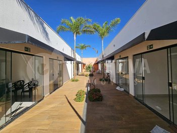 business em Avenida Nicomedes Alves dos Santos, Lídice - Uberlândia - MG