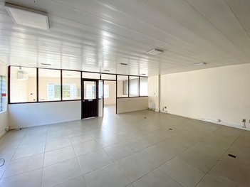office em Avenida Pernambuco, Navegantes - Porto Alegre - RS