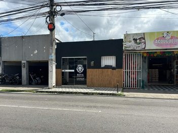 house em Avenida Muniz Falcão, Barro Duro - Maceió - AL
