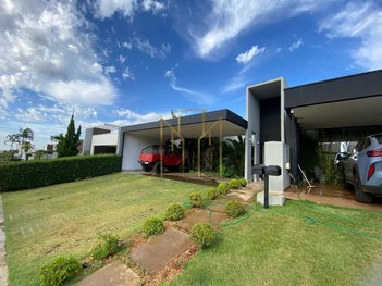 house em Avenida Israel, Laranjeiras - Uberlândia - MG