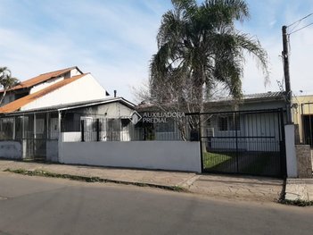 house em Rua Arnaldo Schuller, Vila Márcia - Cachoeirinha - RS