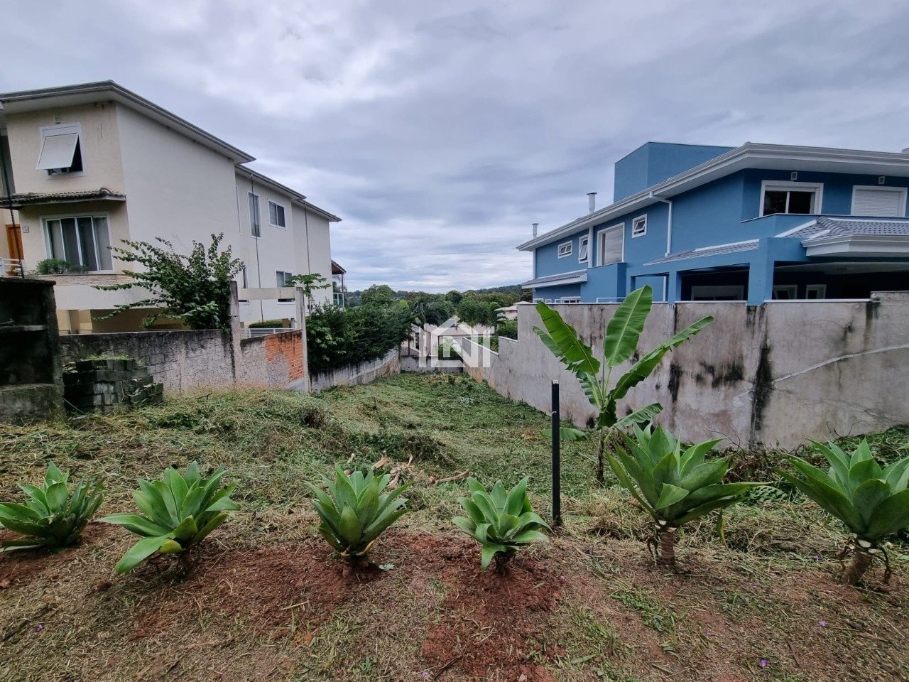 terreno a venda no condominio golf village
