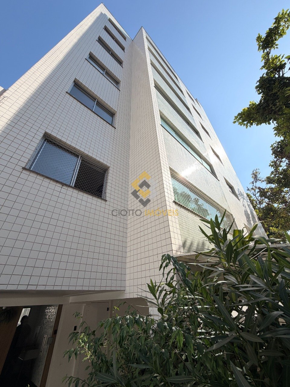 Apartamento com 2 quartos — Sagrada Família, Belo Horizonte