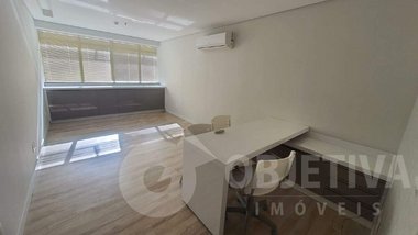 office em Rua Rio de Janeiro, Brasil - Uberlândia - MG