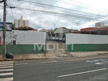 land_lot em Avenida Cesário Alvim, Brasil - Uberlândia - MG
