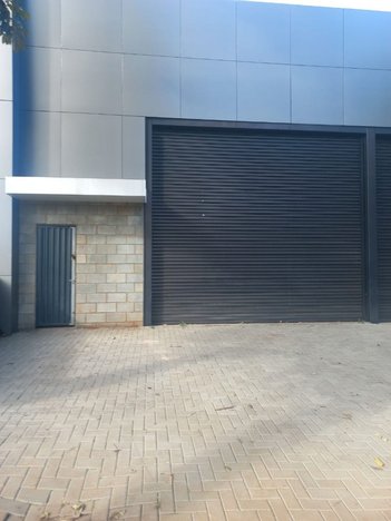 industrial em Avenida Luiz Pereira Leite, Jardim Astúrias II - Piracicaba - SP