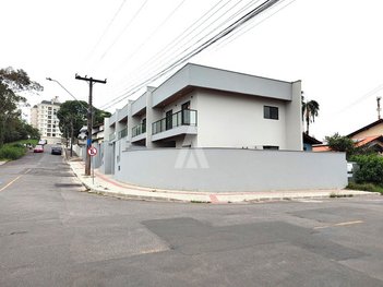 house em Rua Professor James Fruhstuck, Costa e Silva - Joinville - SC