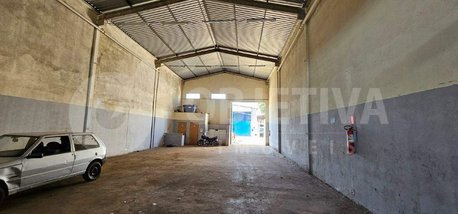 industrial em Avenida Rebelião Praieira, Nossa Senhora das Graças - Uberlândia - MG