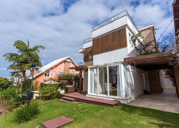 house em Av. Rodesindo Pavan, Praia do Estaleiro - Balneário Camboriú - SC