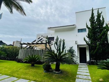 house em Rua das Tabaronas, Jurerê Internacional - Florianópolis - SC