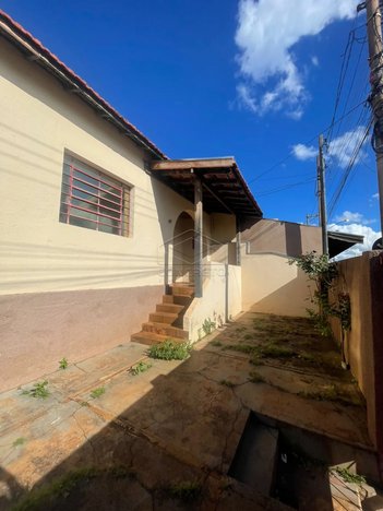 house em Praça Hipólito Lopes, Vila Operária - Barra Bonita - SP