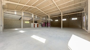 industrial em Colomba Merlin, Umbará - Curitiba - PR