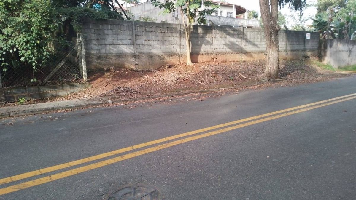 Terreno ,ótima localização , em um bairro muito próximo ao centro de Atibaia