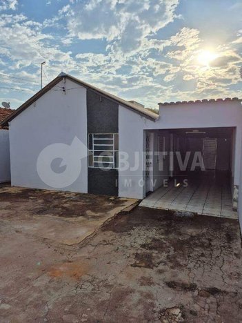 house em Rua Noraldino Ferreira, Segismundo Pereira - Uberlândia - MG