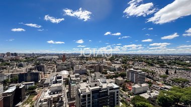 apartment em Rua Guilherme Pugsley, Água Verde - Curitiba - PR