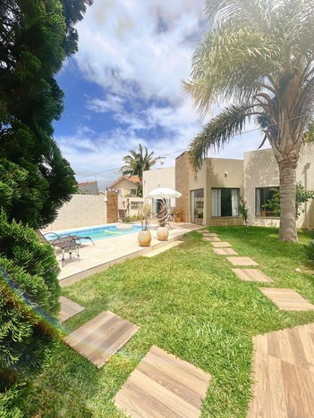 house em Rua Orlando Brizolara Azevedo, Centro - Pelotas - RS