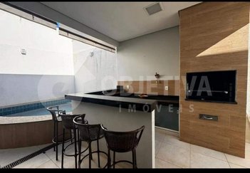 house em Rua Pixinguinha, Santa Rosa - Uberlândia - MG