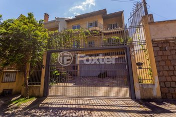 house em Rua Isidoro Tressi, Jardim Botânico - Porto Alegre - RS