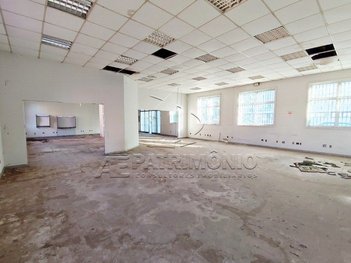 industrial em Rua Doutor Ubaldino do Amaral, Centro - Sorocaba - SP