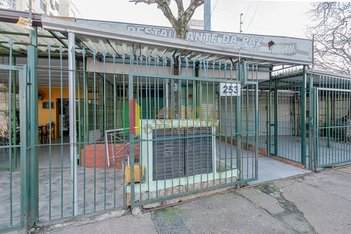 business em Avenida Amynthas Jacques de Moraes, Humaitá - Porto Alegre - RS