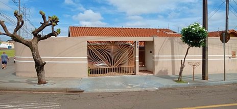 house em Avenida Santo Magrini, Conjunto Parigot de Souza 1 - Londrina - PR