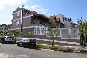 house em Rua Heitor Kramer, Guarujá - Porto Alegre - RS