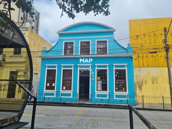 business em Rua Lourenço Pinto, Centro - Curitiba - PR