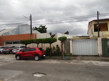 house em Avenida Ulisses Bezerra, Cidade dos Funcionários - Fortaleza - CE
