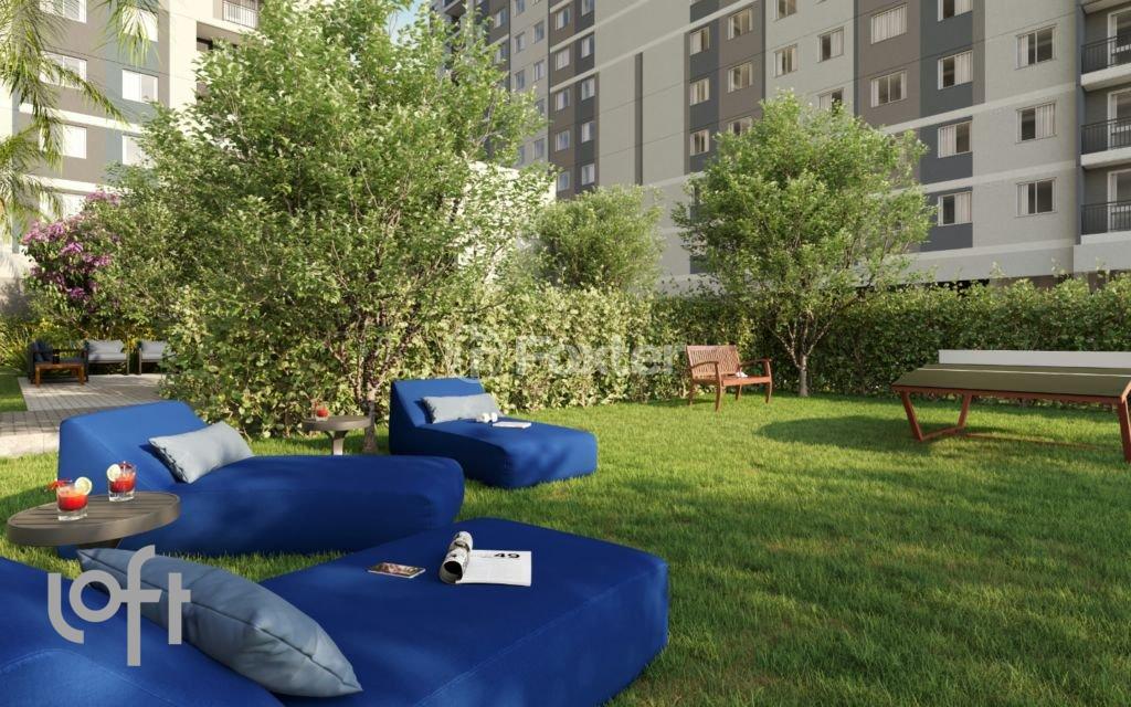 area-de-lazer-com-sofas-e-gramado