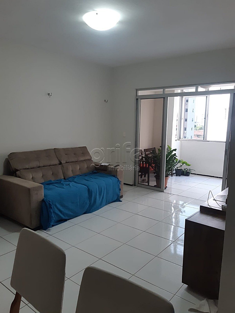 Condomínio Regines, 3 Quartos, 3 Banheiros, 2 vagas de Garagem01