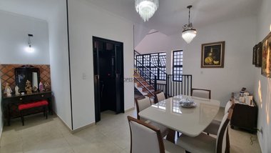 house em Rua Doutor Cardoso de Almeida, Centro - Botucatu - SP