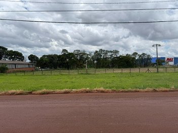 land_lot em Avenida Américo Deolindo Garla, Pacaembu - Londrina - PR