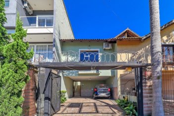 house em Rua do Pampa, Costa e Silva - Porto Alegre - RS