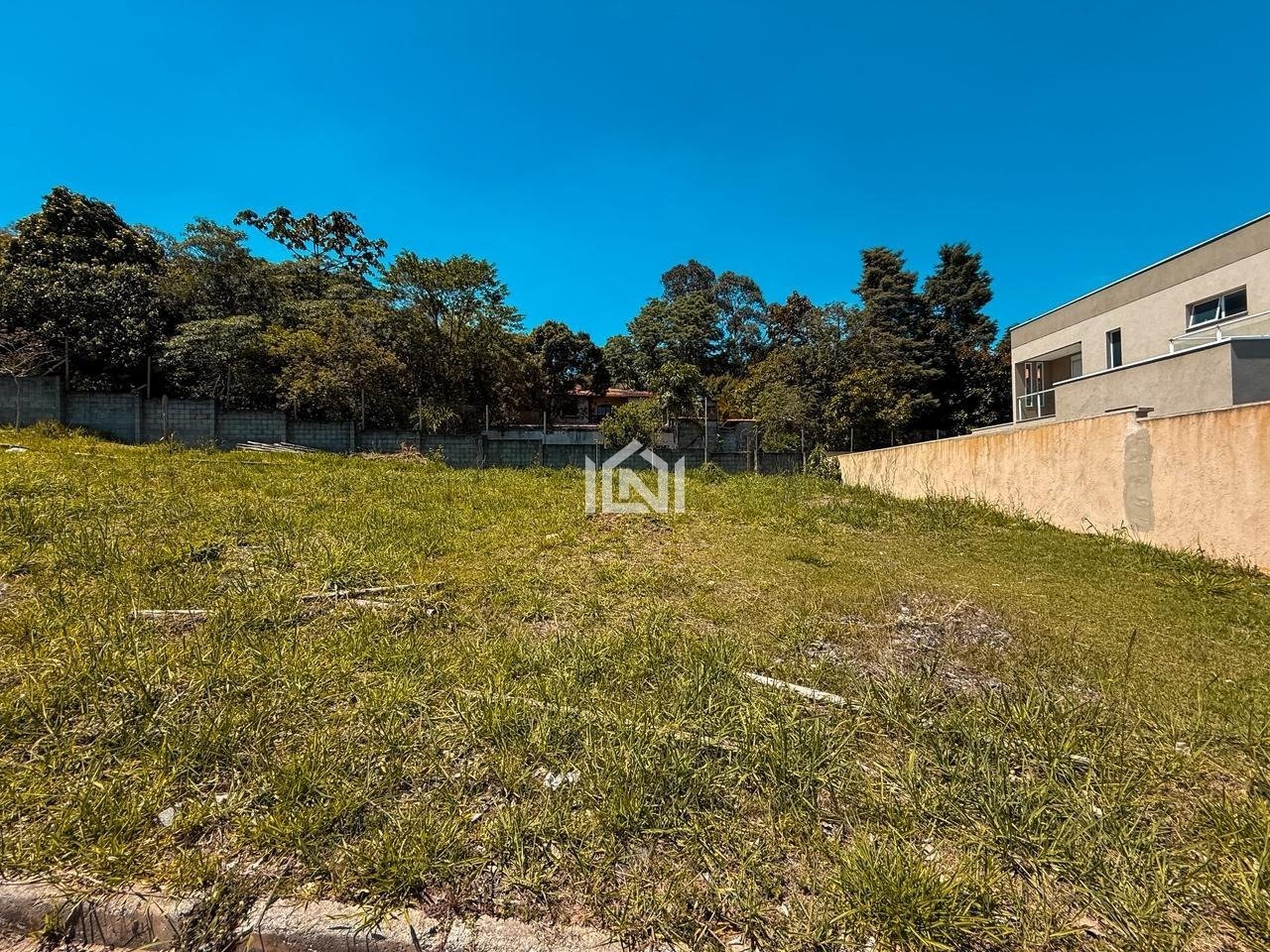 terreno plano a venda no condominio sao paulo ii