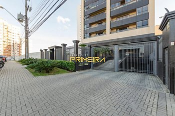 apartment em Rua Urbano Lopes, Cristo Rei - Curitiba - PR