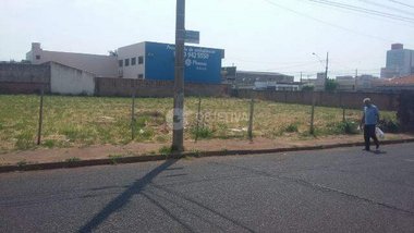 land_lot em Avenida Brasil, Brasil - Uberlândia - MG