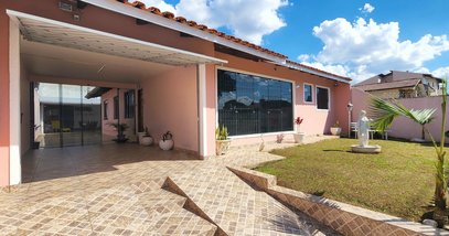 house em Rua Doutor Alfredo Vieira Barcelos, Uberaba - Curitiba - PR