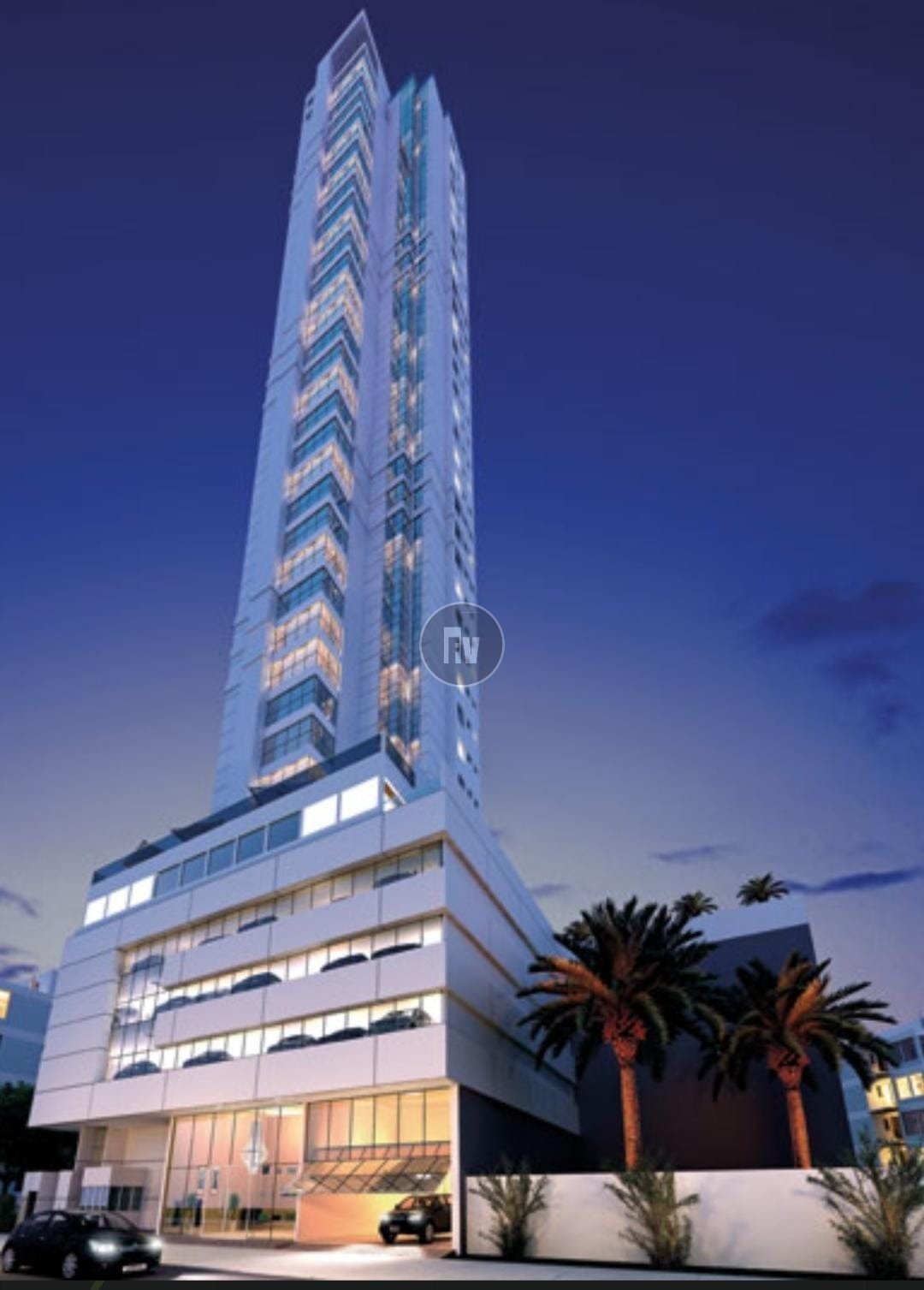 3 Suítes, sendo 1 master com hidro, Aquecimento nos pisos dos banheiros,
Novo, nunca habitado. 132M