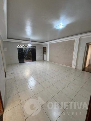house em Avenida Doutor Laerte Vieira Gonçalves, Santa Mônica - Uberlândia - MG