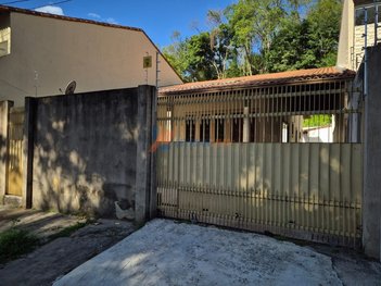 house em Rua Quarenta e Cinco, Sessenta - Volta Redonda - RJ